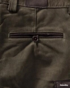 Pantalon En Cuir De Buffle Prestige (Couleur: Olive/Brun, Taille: 28) -Magasin Du Chasseur 00010 Pantalon en cuir de buffle Prestige Couleur Olive Brun Taille 28